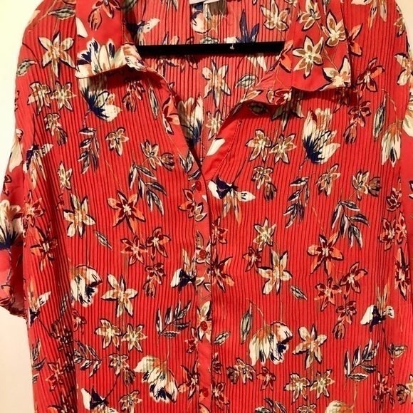 Only Necessities size 30/32 short sleeve ribbed floral button down shirt - Picture 5 of 13